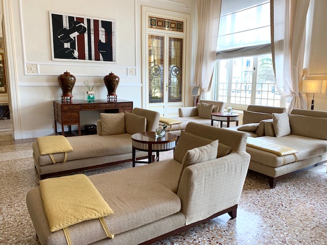 uno dei salotti del Grand Hotel Principe di Piemonte