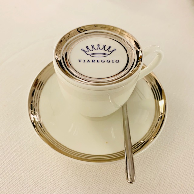 un caffè très chic!