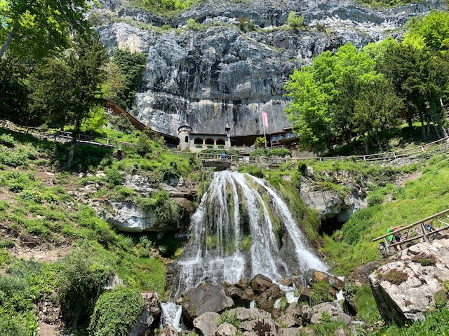 entrata delle Grotte di San Beato - Photo Credits @isabellaradaelli