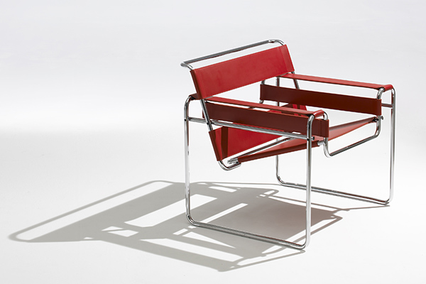 sedia B3 di Marcel Breuer, nata nel 1925, riedita nel 1962 da Gavina con il nome di Wassily e oggi da Knoll