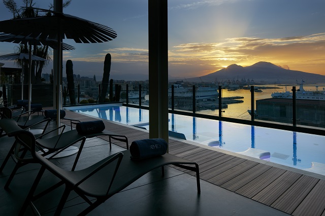 infinity pool - Photo Credits @romeohotel