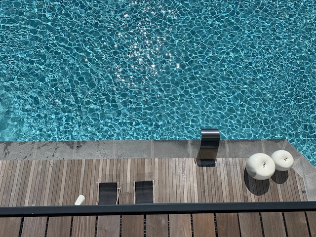 infinity pool-photo credits @isabellaradaelli