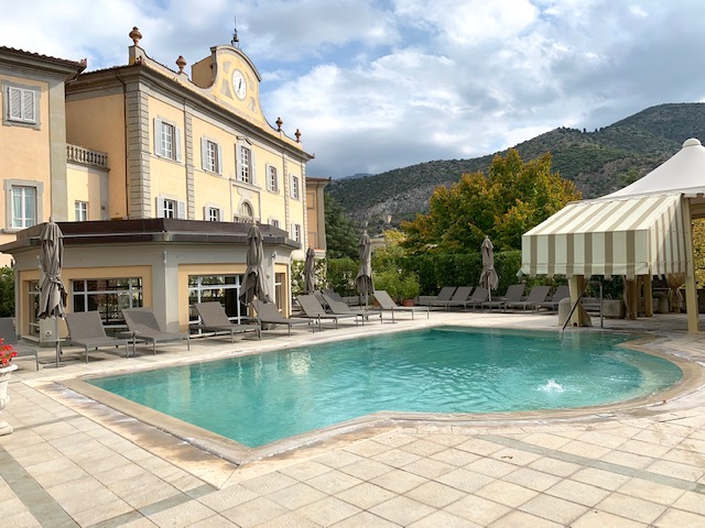 piscina esterna - photo credits @isabellaradaelli