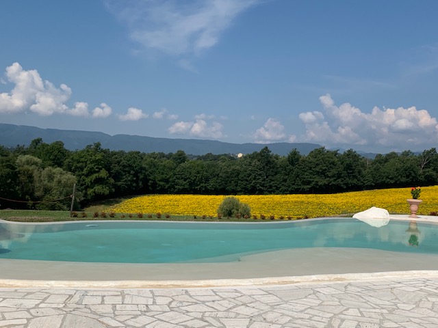 piscina - photo credit @isabellaradaelli