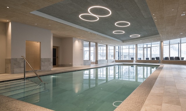 Feuerstein piscina interna