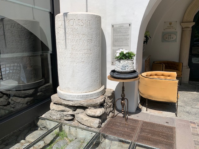 Hanswirt pietra miliare