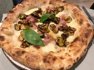 pizza Cacio & Pepe-Photo Credits @isabellaradaelli