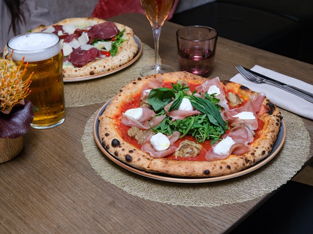  ROSA GRAND - Roses Pizza & More