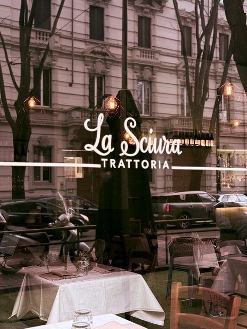 vetrina La Sciura Trattoria