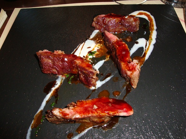 pluma di maiale iberico con ricci di mare e burrata pluma di maiale iberico con ricci di mare e burrata