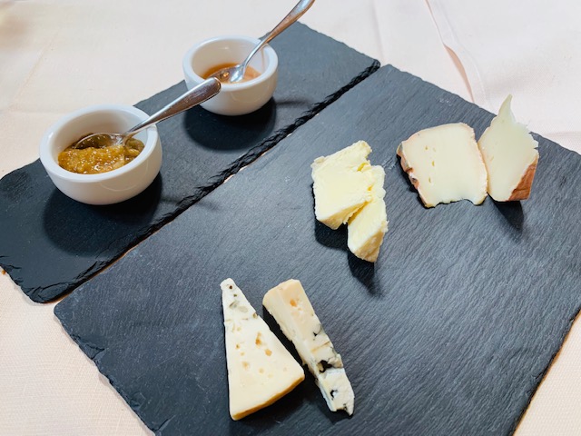 assaggio di formaggi-photo credits @isabellaradaelli