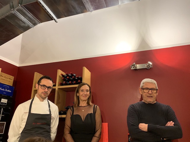 da destra Tano Simonato, la moglie Nadia Zoetti e Stefano Ceriani il suo secondo in cucina -phot credits @isabellaradaelli