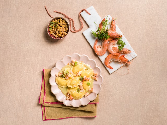 Ravioli Astice e Gamberi Oro Rosso_Crema di ceci e ragu di gamberi