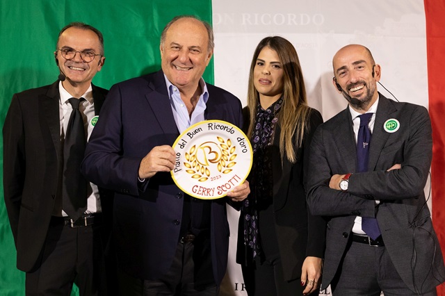 Da sx Luciano Spigaroli, Gerry Scotti, Francesca Solimene, Cesare Carbone