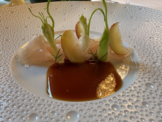 Dentice marinato, giuggiole, cicoria e miso