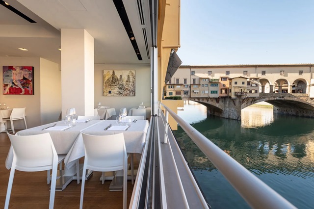 sala con vista Ponte Vecchio - Golden View