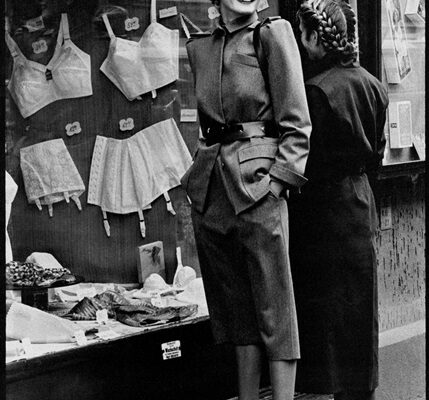 3_Helmut Newton, Berlin, Berlin!, German Vogue, Berlin 1979, copyright Helmut Newton Foundation