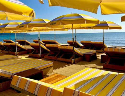 Indie Beach x Jacquemus_Parasols