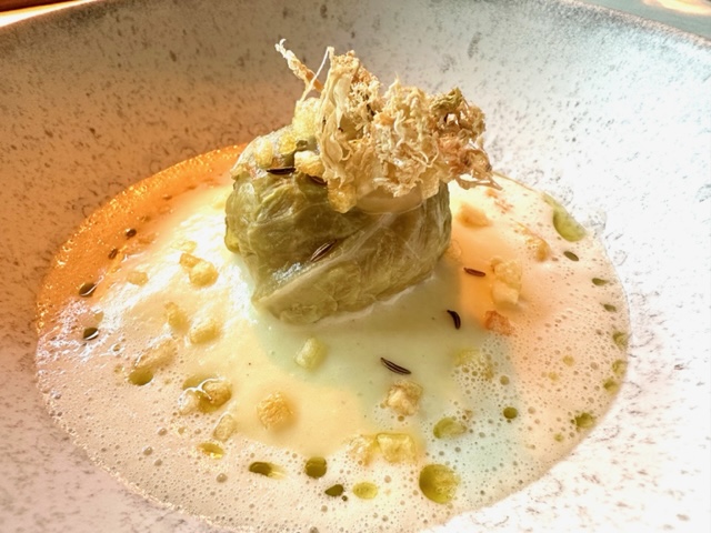 Crauto con patate, salsa di crauti fermentati e uva