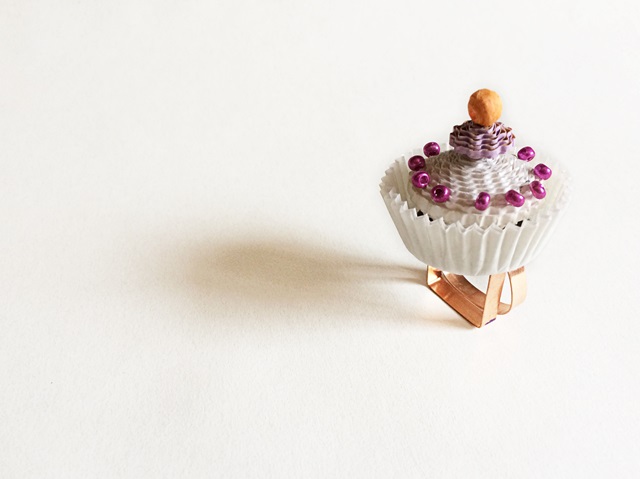 Sweet paper classic rings. Angela Simone, Italia 2015. Carta