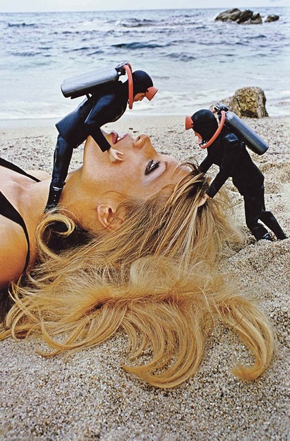 Helmut Newton Foundation, Untitled, Saint-Tropez 1975, copyright Helmut Newton Foundation