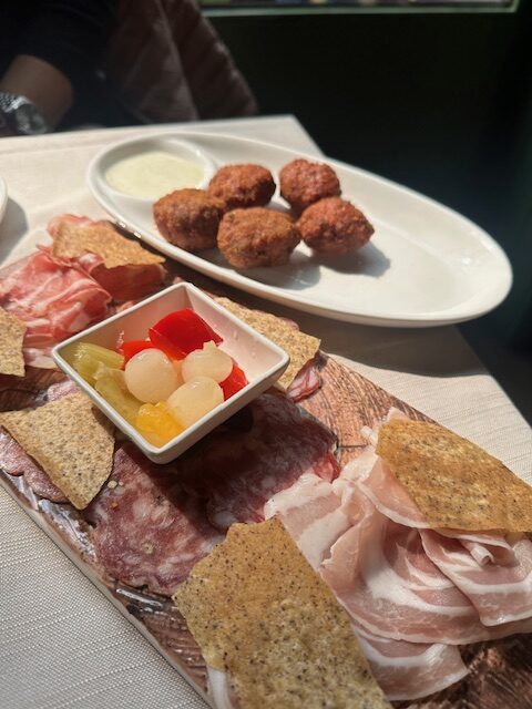 mondeghili e tagliere